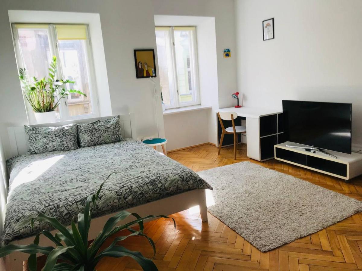 Berlin Apartment Lviv Exterior photo