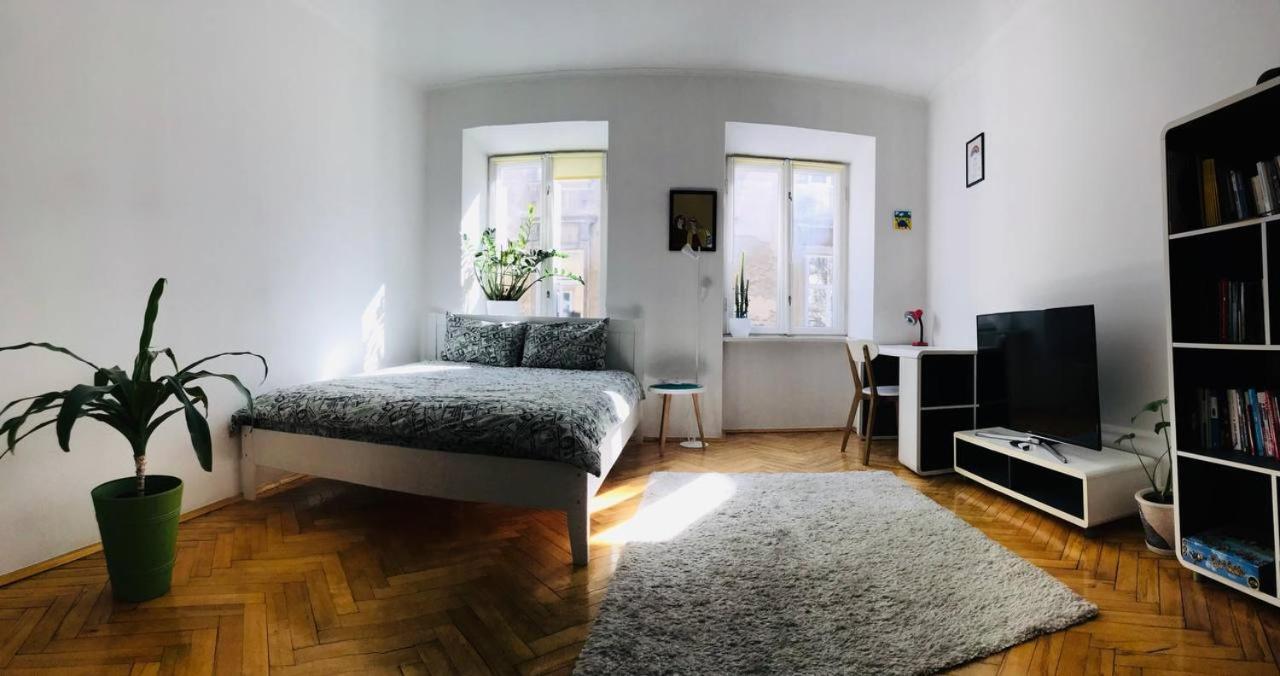 Berlin Apartment Lviv Exterior photo